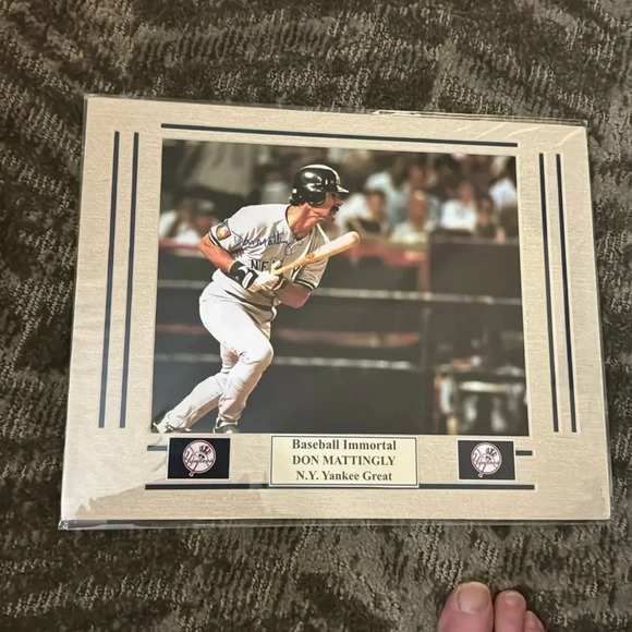 Wade Boggs New York Yankees autographed photo - Picture 1 of 1